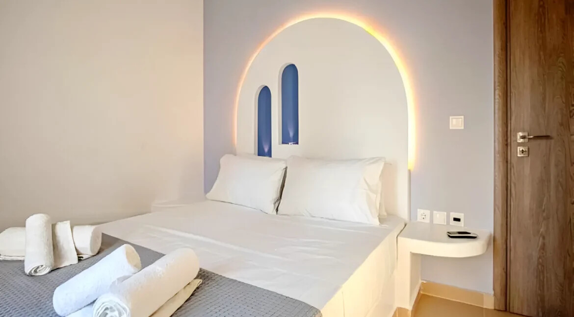 2 Houses for Sale in Santorini Perivolos 7