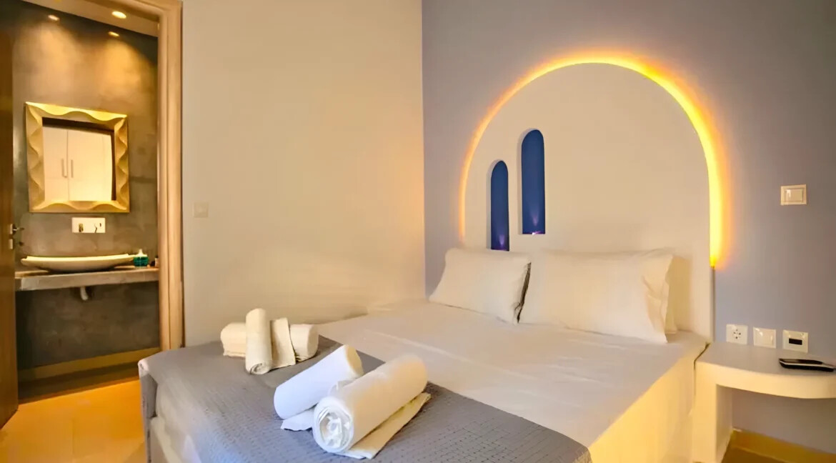 2 Houses for Sale in Santorini Perivolos 8