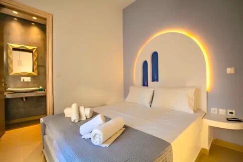 2 Houses for Sale in Santorini Perivolos 8