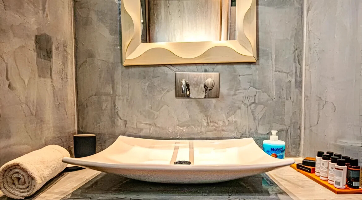 2 Houses for Sale in Santorini Perivolos 9