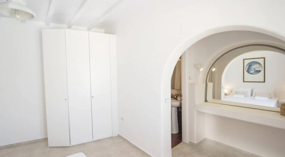 6 Bedroom Luxury House for Sale in Mykonos Greece 14