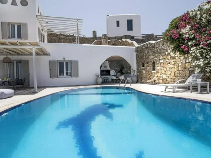 6 Bedroom Luxury House for Sale in Mykonos Greece