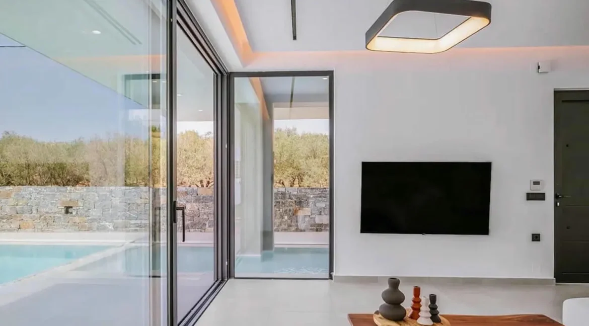 Buy a Villa in Crete 11