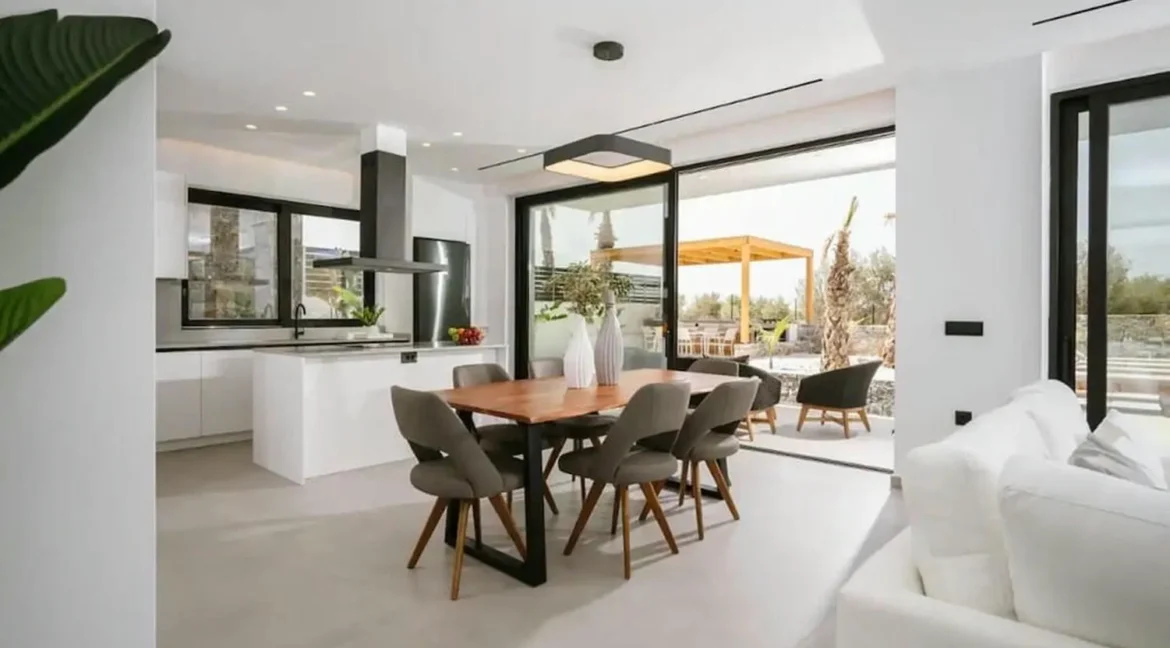 Buy a Villa in Crete 12