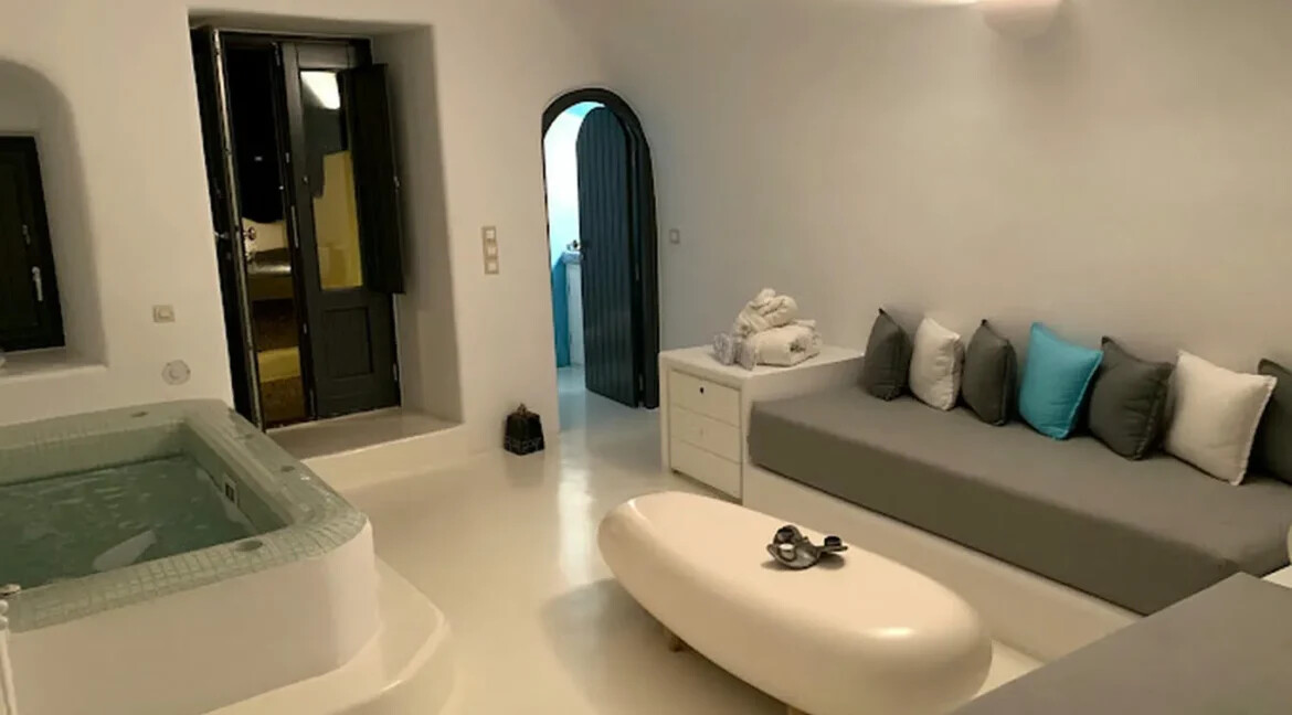 Cave House for Sale Santorini Oia 1