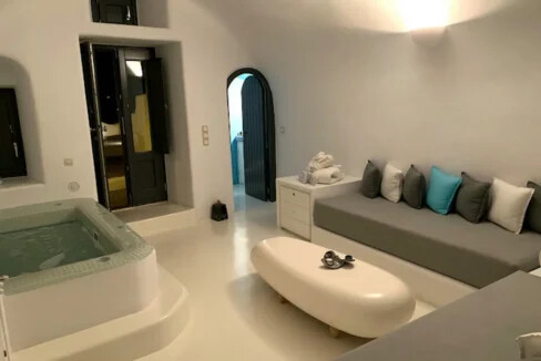 Cave House for Sale Santorini Oia 1