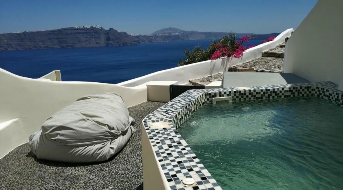Cave House for Sale Santorini Oia 10