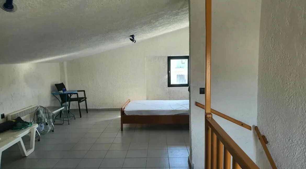 House by the Sea for Sale in Pefkohori Halkidiki 1