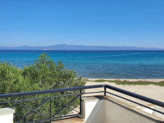 House by the Sea for Sale in Pefkohori Halkidiki