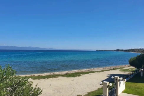 House by the Sea for Sale in Pefkohori Halkidiki 11