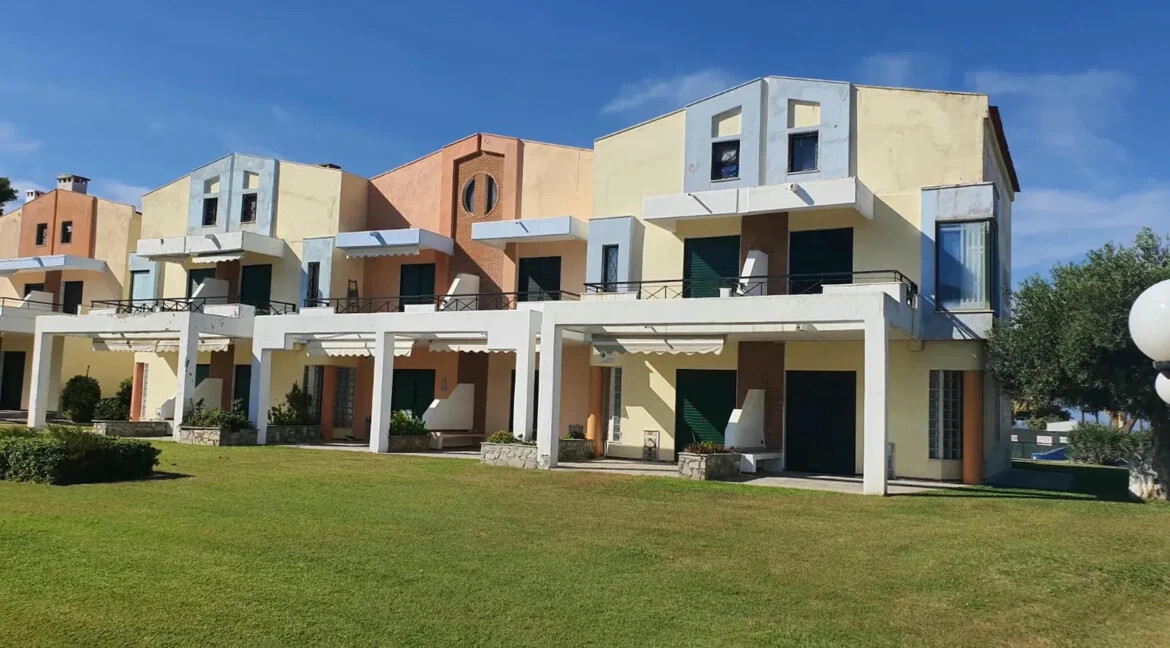 House by the Sea for Sale in Pefkohori Halkidiki 15