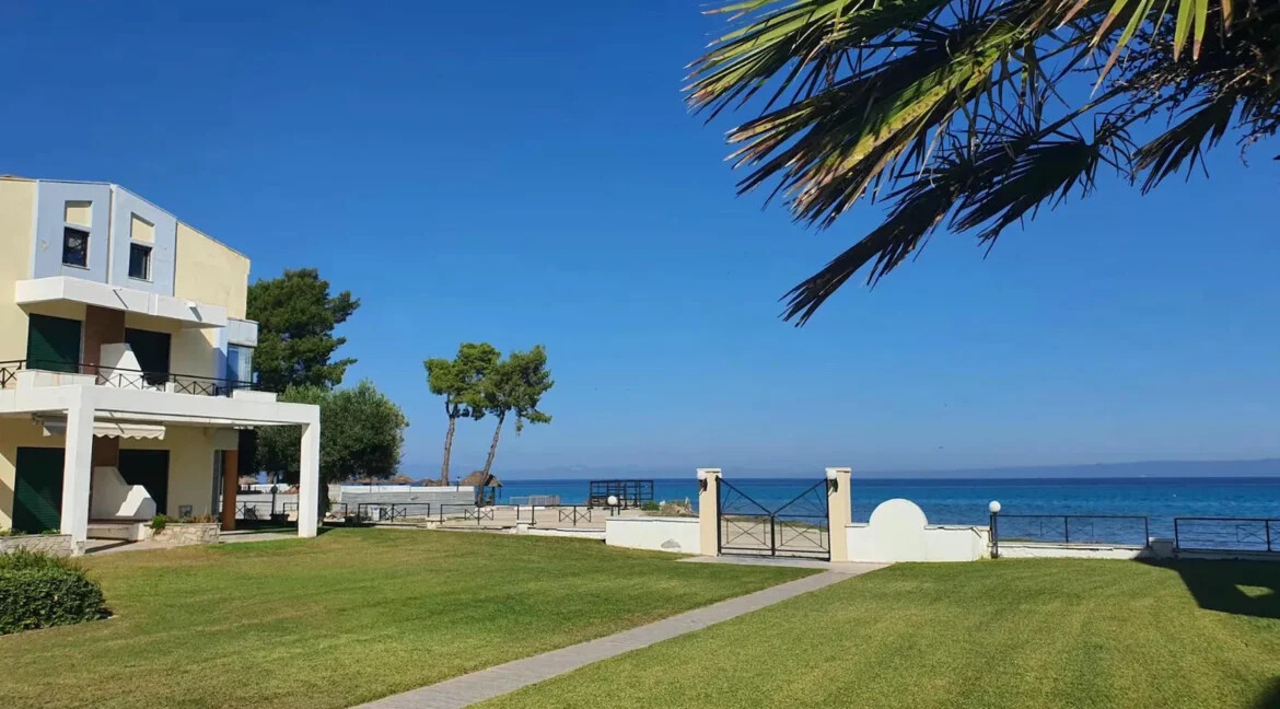 House by the Sea for Sale in Pefkohori Halkidiki 16