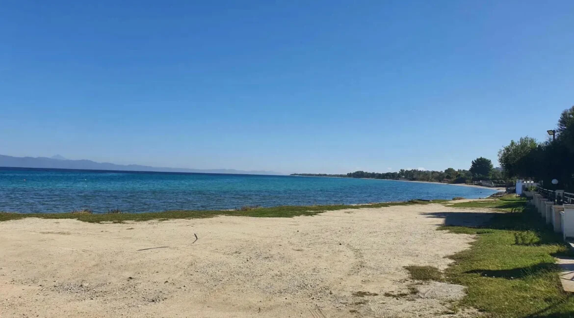 House by the Sea for Sale in Pefkohori Halkidiki 9