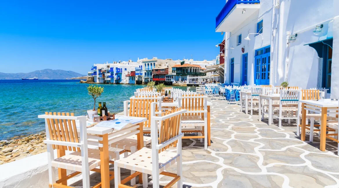 How to Start a Greek Restaurant and Expand It Online
