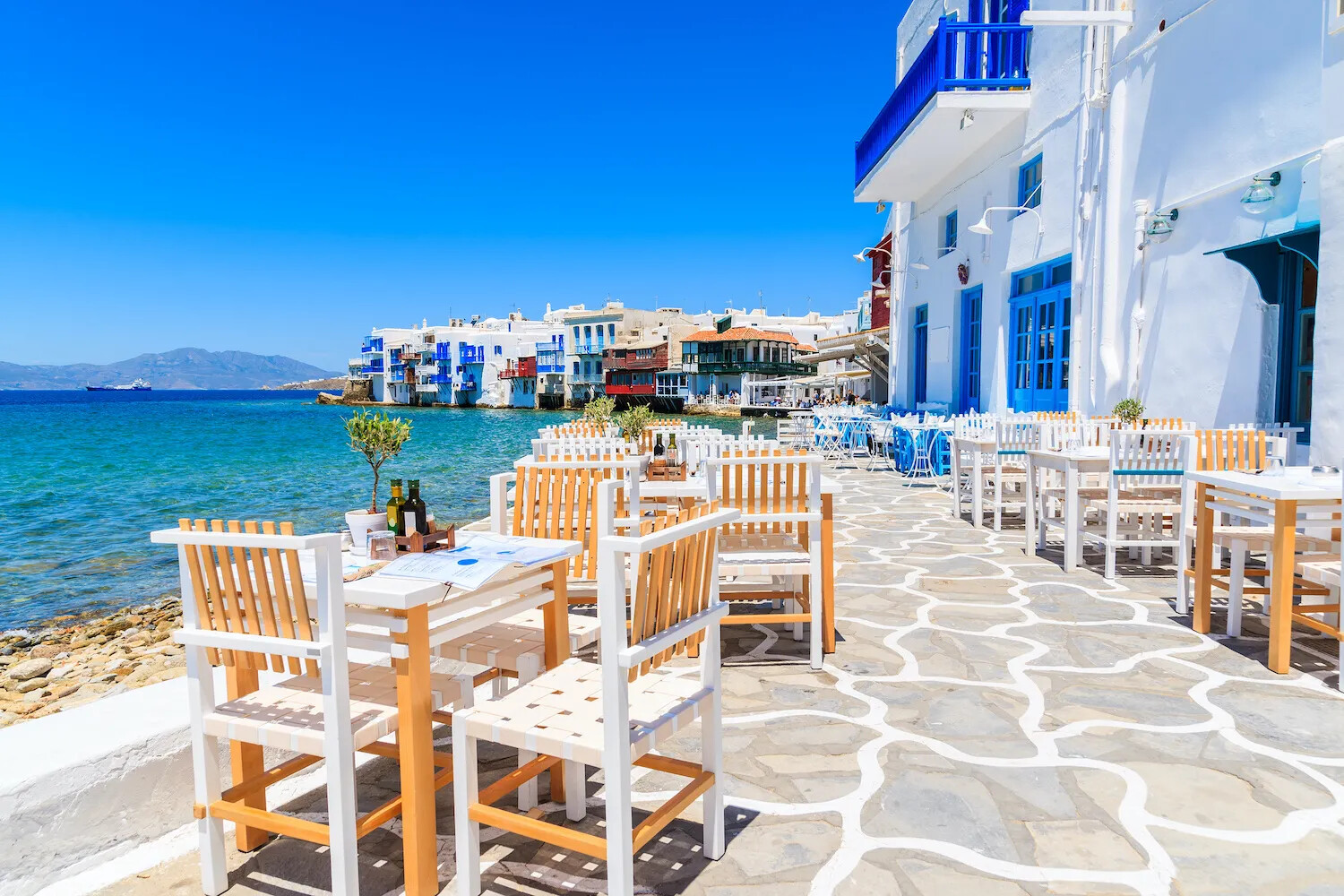 How to Start a Greek Restaurant and Expand It Online