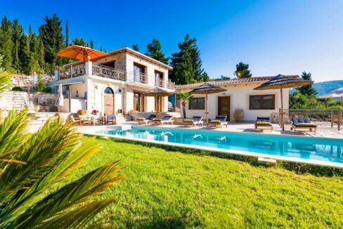 Luxurious Villas for sale Lefkada Nydri 3