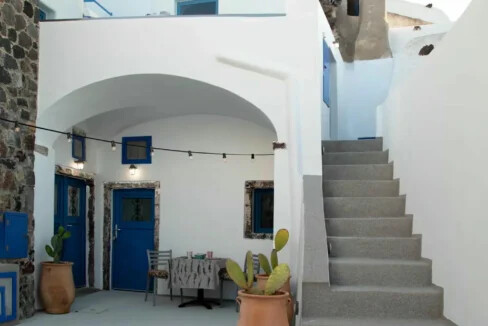 Property of 3 studios Santorini for sale 4