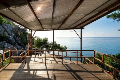 Seafront Property in Halkidiki for Sale: Rooms & Restaurant 11