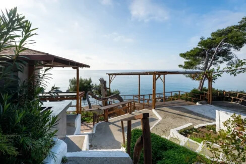 Seafront Property in Halkidiki for Sale: Rooms & Restaurant 12