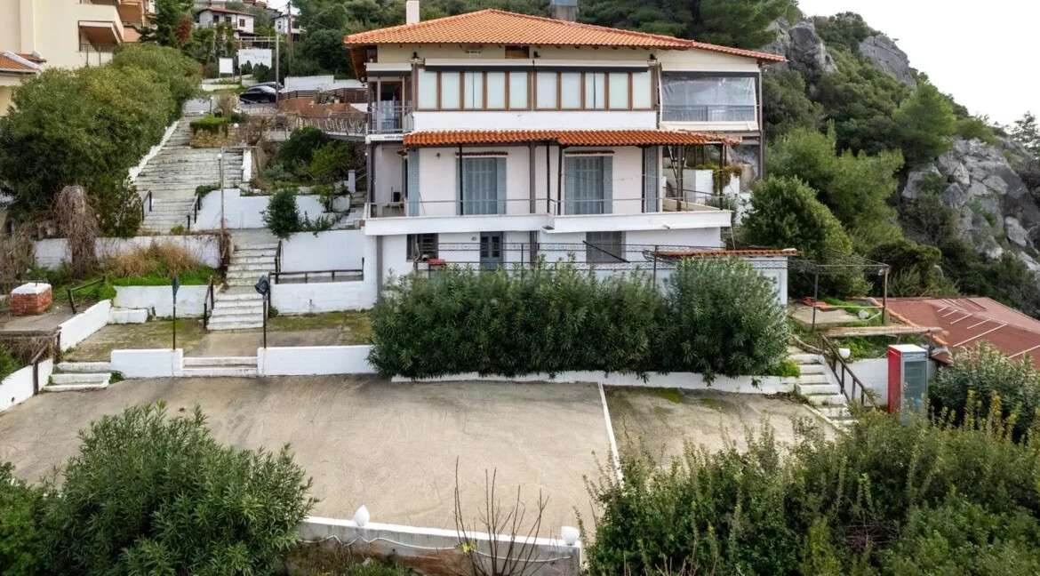 Seafront Property in Halkidiki for Sale: Rooms & Restaurant 14