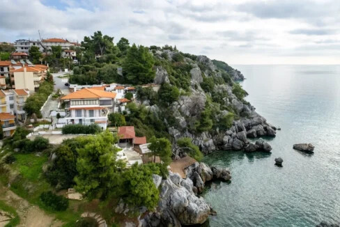 Seafront Property in Halkidiki for Sale: Rooms & Restaurant 4