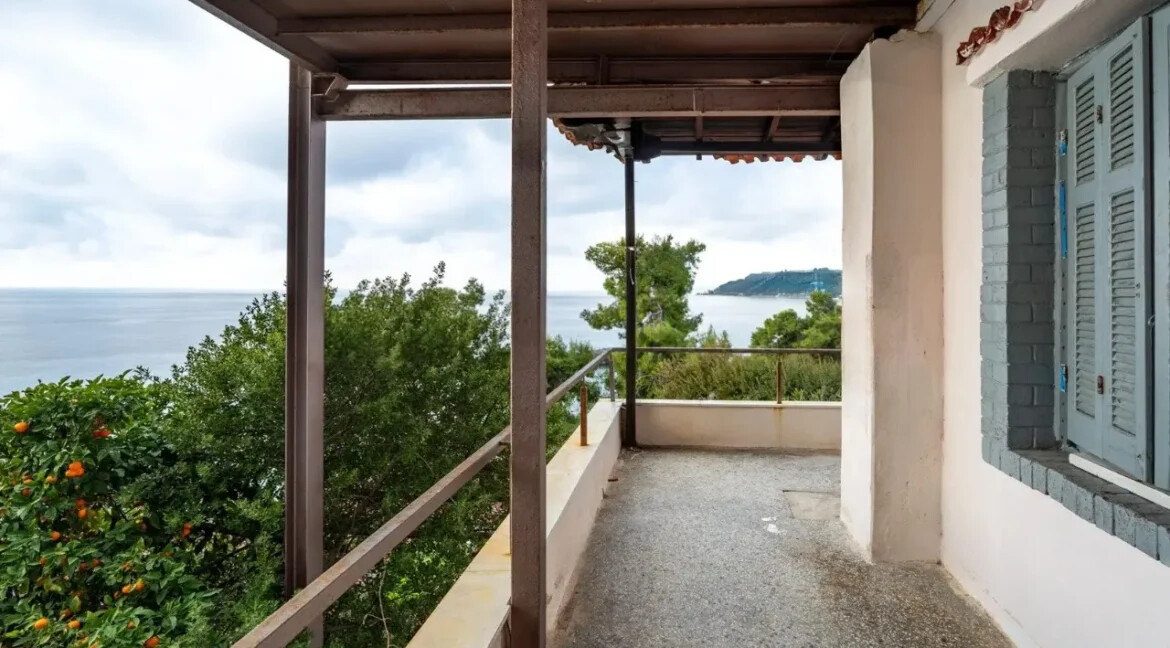 Seafront Property in Halkidiki for Sale: Rooms & Restaurant 7