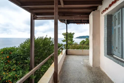 Seafront Property in Halkidiki for Sale: Rooms & Restaurant 7