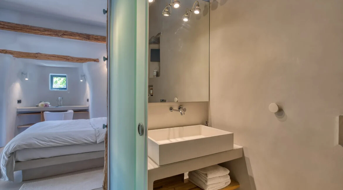 Amazing Seafront Villa for Sale Paros Greece 13