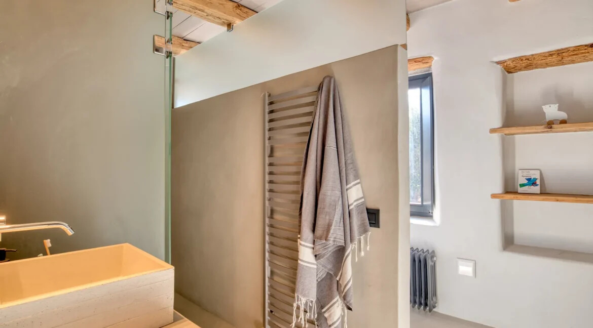 Amazing Seafront Villa for Sale Paros Greece 14