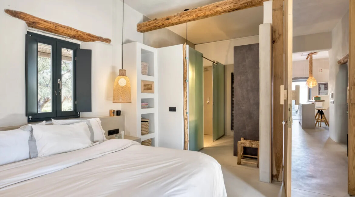 Amazing Seafront Villa for Sale Paros Greece 16