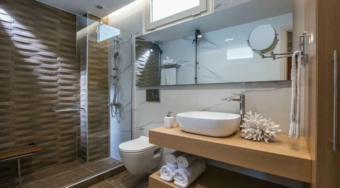 Apartments and Store by the Sea in Crete for Sale 14