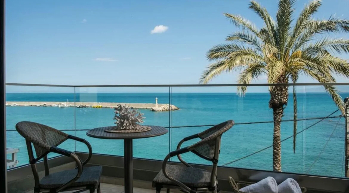 Apartments and Store by the Sea in Crete for Sale 3