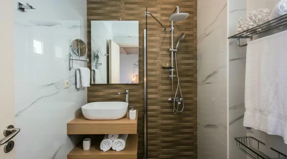 Apartments and Store by the Sea in Crete for Sale 6