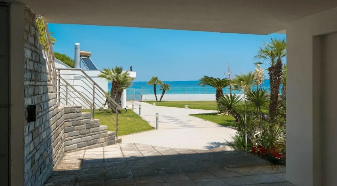 Beachfront Luxury Estate in Chalkidiki, Luxury Villa in Chanioti 10