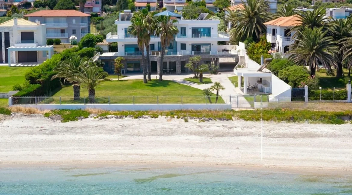 Beachfront Luxury Estate in Chalkidiki, Luxury Villa in Chanioti 14