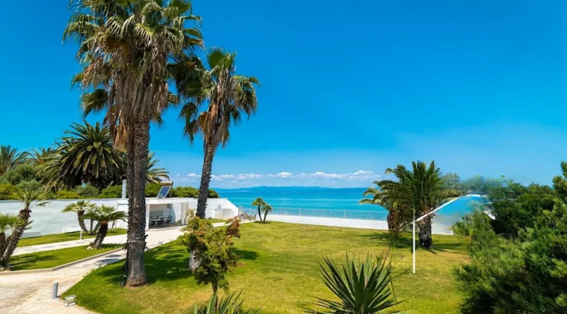 Beachfront Luxury Estate in Chalkidiki, Luxury Villa in Chanioti 17