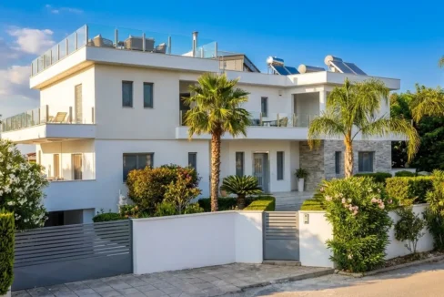 Beachfront Luxury Estate in Chalkidiki, Luxury Villa in Chanioti 2