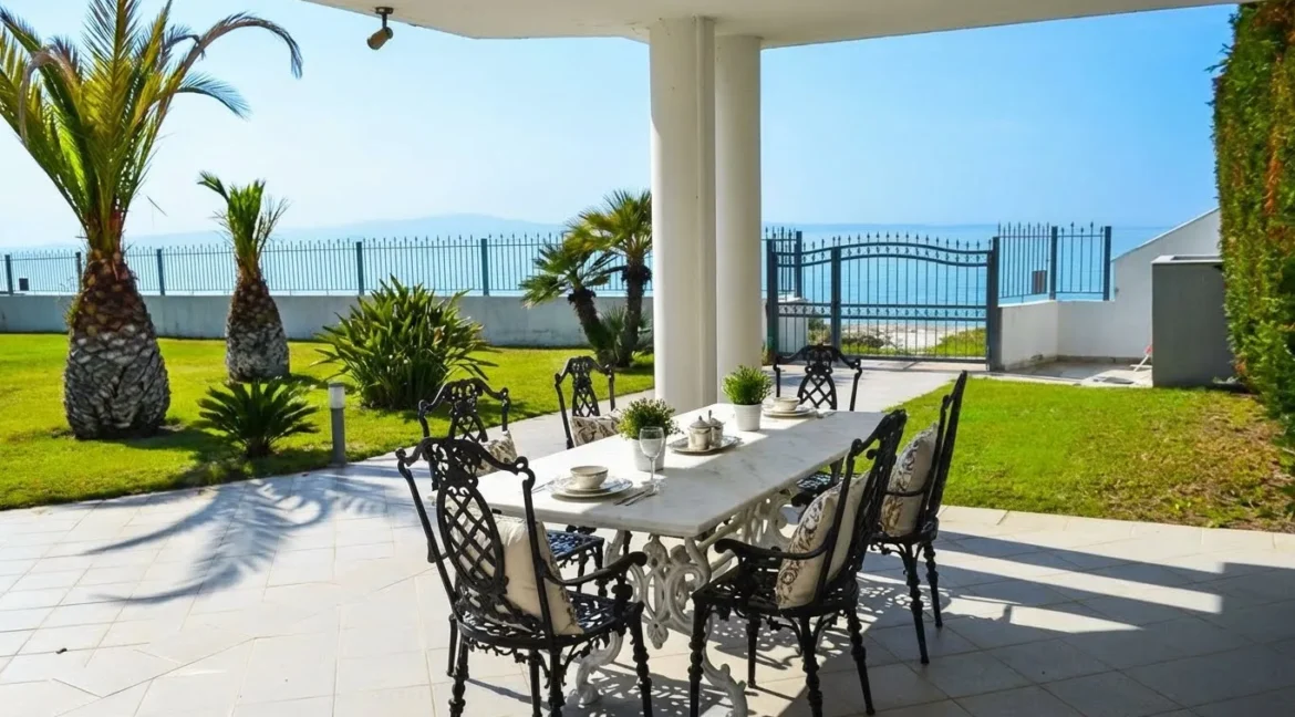 Beachfront Luxury Estate in Chalkidiki, Luxury Villa in Chanioti 4