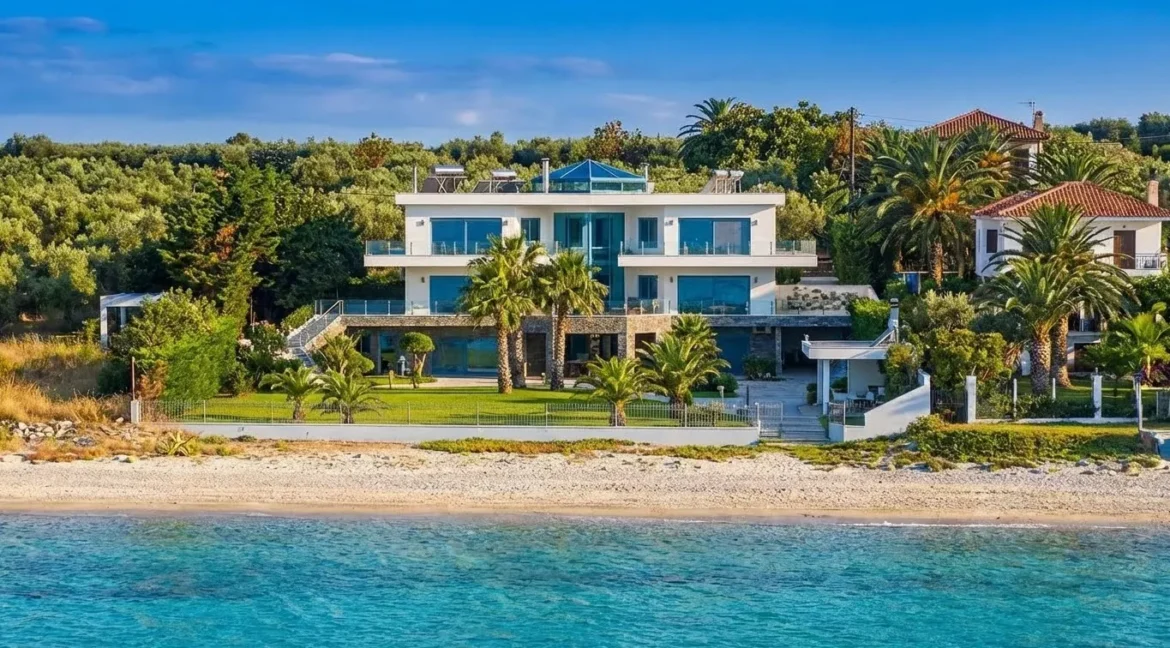 Beachfront Luxury Estate in Chalkidiki, Luxury Villa in Chanioti 7