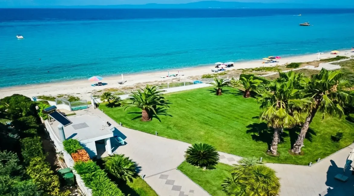 Beachfront Luxury Estate in Chalkidiki, Luxury Villa in Chanioti 8