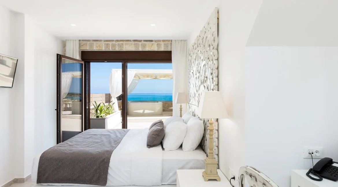 Beachfront Villa with Direct Access To The Beach, Rethymno, Crete Greece 18