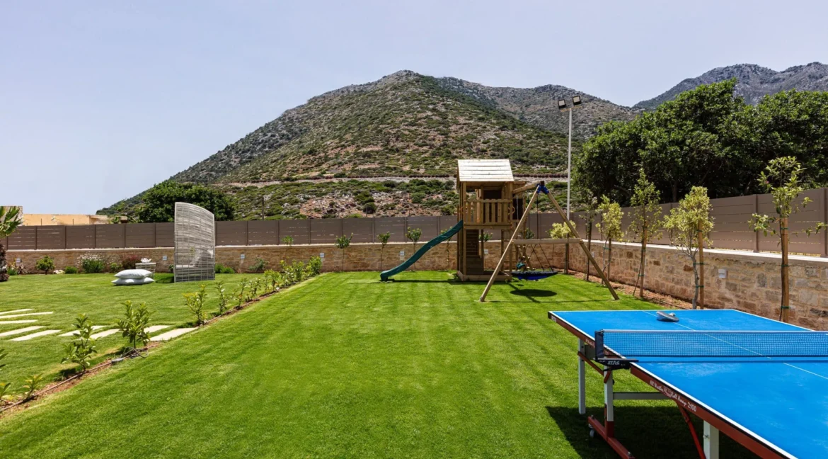Beachfront Villa with Direct Access To The Beach, Rethymno, Crete Greece 3