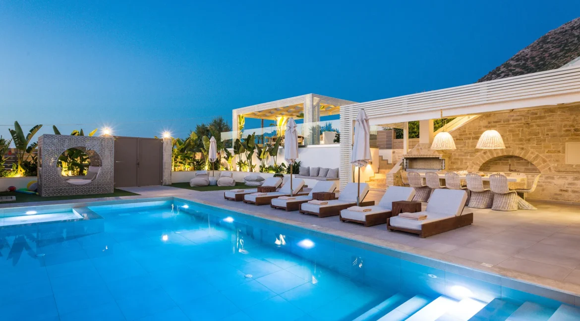 Beachfront Villa with Direct Access To The Beach, Rethymno, Crete Greece 4