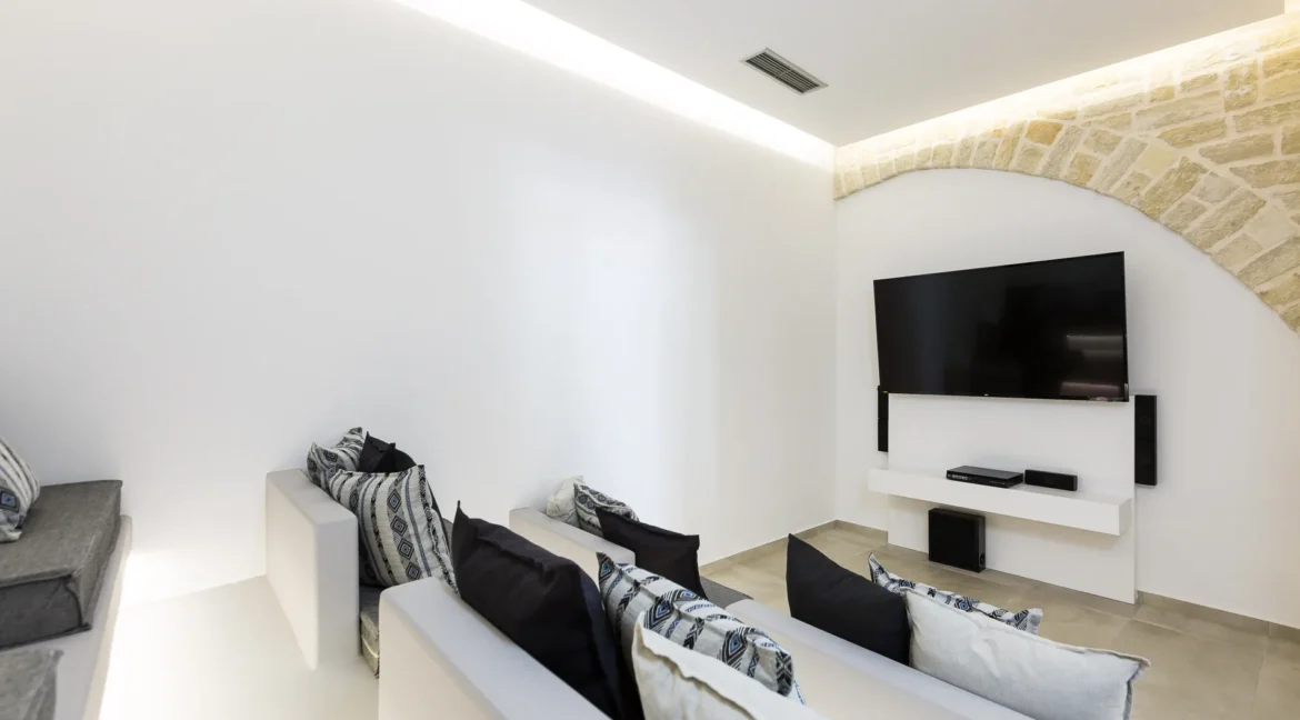 Beachfront Villa with Direct Access To The Beach, Rethymno, Crete Greece 8