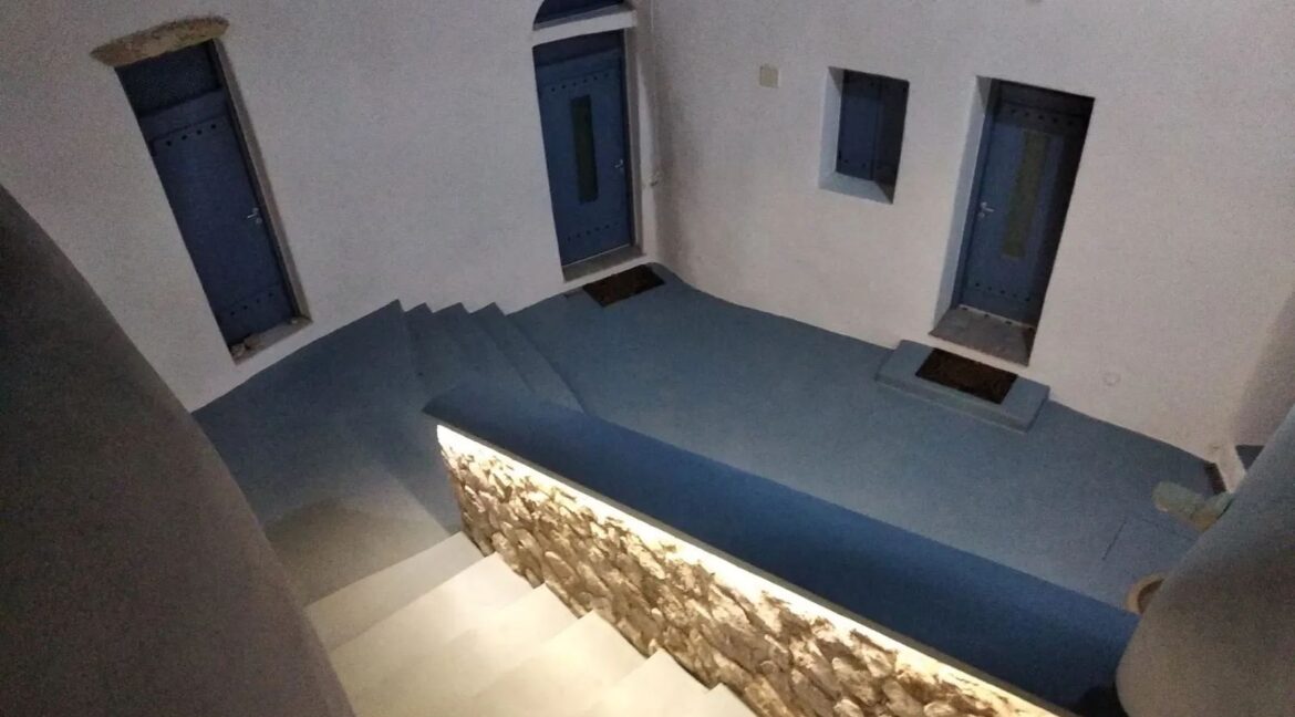 House for sale Santorini Emporio - 3 Apartments 3