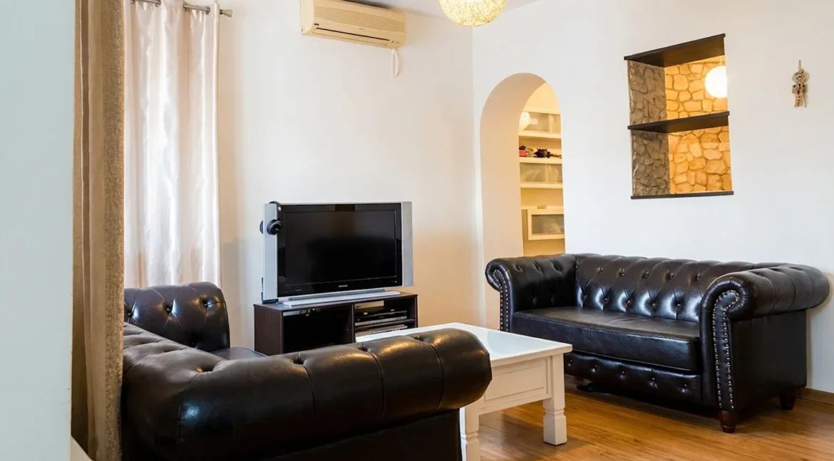 House for sale Santorini Emporio - 3 Apartments 4