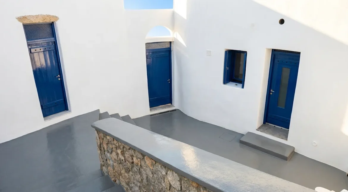 House for sale Santorini Emporio - 3 Apartments 5
