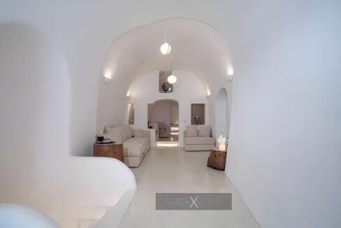 Luxurious Villa for Sale in Santorini, Fira 1