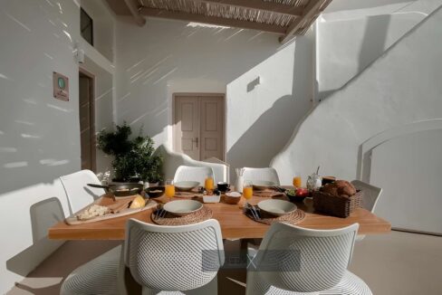 Luxurious Villa for Sale in Santorini, Fira 2