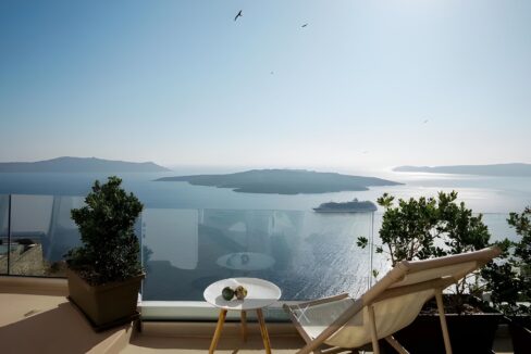 Luxurious Villa for Sale in Santorini, Fira 2